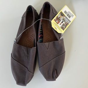 Toms Shoes Size 6.5 New with tags